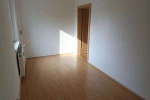 Leipzig-Sellerhausen - kleine 4-Zimmer-Wohnung mit Balkon und Wannenbad in ruhiger, grüner Umgebung – Leonhard-Frank-Straße 13, 4318 Sellerhausen-Stünz, Leipzig – Vorschaubild 8