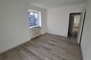 Frisch modernisierte 3-Zim.-Wohnung im 2. OG mit Dusche/Balkon in Düsseldorf-Garath – Paul-Bonatz-Straße 17, 40595 Garath, Düsseldorf – Vorschaubild 7