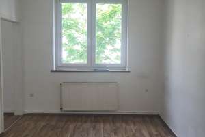 Ruhige 2,5 Zimmer-Wohnung ab sofort frei, Bahnhof in 10 Minuten Fußweg zu erreichen – Leibnizstr. 33-35, 44147 Hafen, Dortmund – Vorschaubild 2