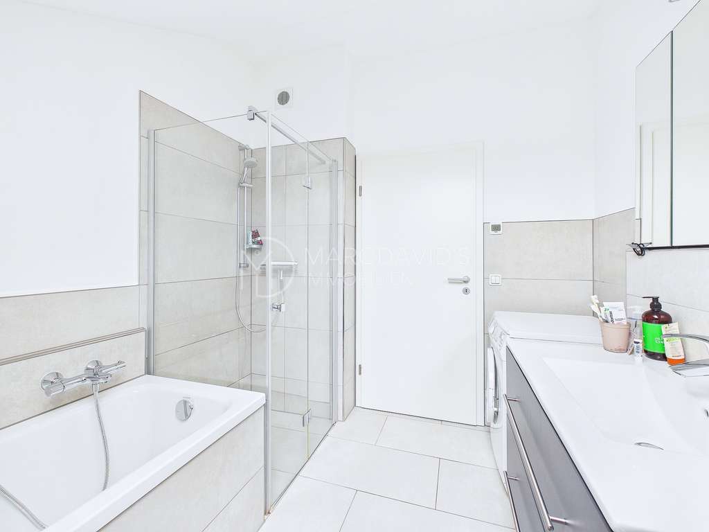 Immobilie in Bad Kötzting - Neu! Neuwertige 3-Zi-DG-Wohnung mit Loggia, EBK, Garage & Stellplatz - Bild 4