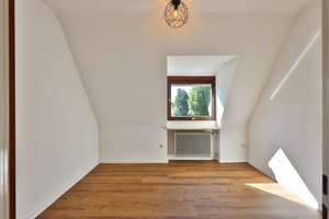 Gepflegtes Einfamilienhaus mit viel Platz in Nürnberg-Altenfurt – Die vollständige Adresse der Immobilie erhältst du vom Anbieter., 90475 Altenfurt, Moorenbrunn, Nürnberg – Vorschaubild 13