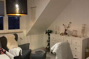 Uninahe 1,5-Zimmer-DG-Wohnung zum 01.08.