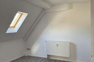Frisch renovierte Dachgeschosswohnung mit neuer Küche – zentral in Albstadt-Ebingen – 72458 Albstadt – Vorschaubild 8