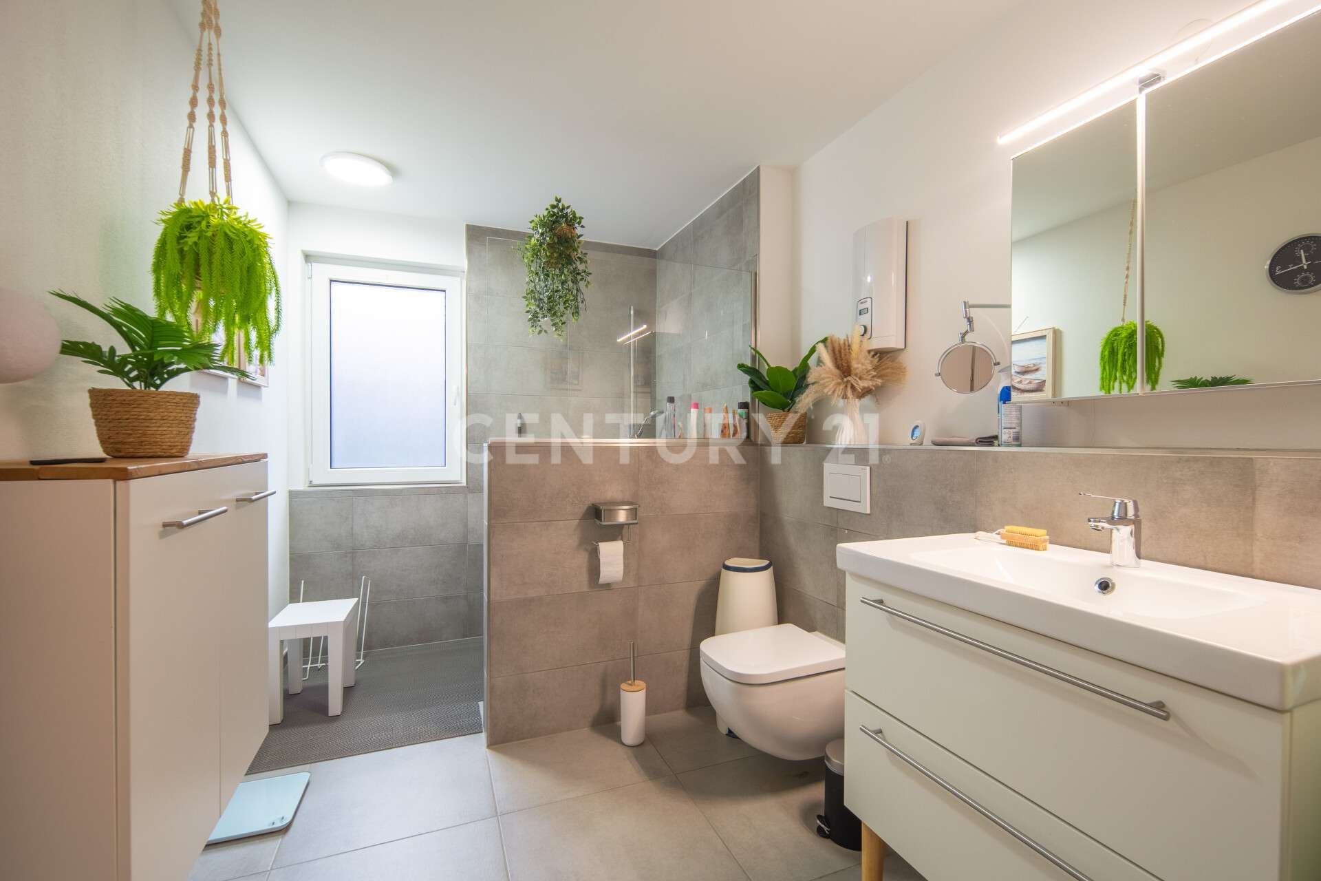 Immobilie in Grafschaft - jung.modern.zukunftssicher. - Exklusives Einfamilienhaus mit Einliegerwohnung - Bild 2