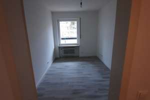 Helle 4,5-Zimmer-Wohnung mit 2 Balkonen in KA-Waldstadt(Europaviertel) – Die vollständige Adresse der Immobilie erhältst du vom Anbieter., 76139 Waldstadt, Karlsruhe – Vorschaubild 13