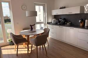 Moderne, helle 2-Zimmer-Wohnung mit EBK und Balkon – Schultheißstr. 101b, 85049 Friedrichshofen-Hollerstauden, Ingolstadt – Vorschaubild 2