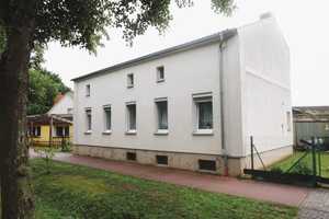 Großes Einfamilienhaus in Golzow mit großem Grundstück und viel Nebengelass – Märkisch-Oderland (Kreis) – Vorschaubild 1