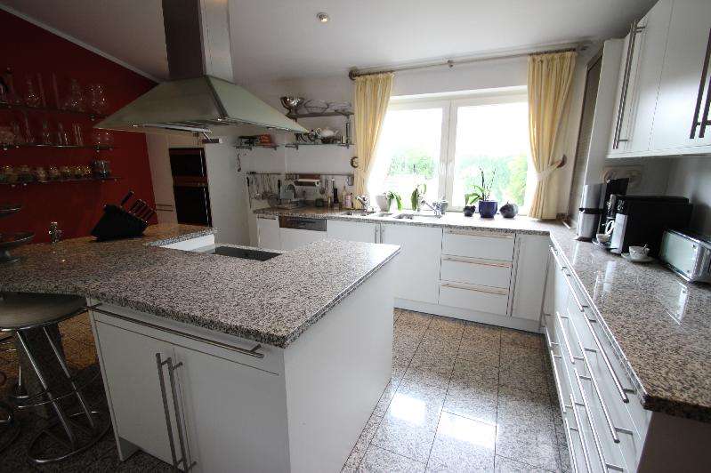 Immobilie in Rheinbreitbach - Einfamilienhaus mit Top-Ausstattung 2 Bäder ruhiger Lage Garten Garage Carport schöne Au - Bild 19