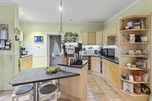 Property thumbnail 9