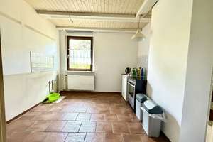 Familienfreundliches Einfamilienhaus mit Terrasse, Garten und zusätzlicher Bebauungsmöglichkeit – Die vollständige Adresse der Immobilie erhältst du vom Anbieter., 12489 Adlershof, Berlin – Vorschaubild 2