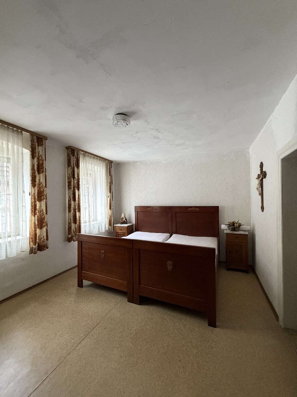 Immobilie in Edenkoben - Edenkoben - Ehemaliges Winzeranwesen mit großer Scheune und schön angelegten Hof - Bild 7