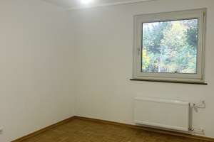 Frisch sanierte 3-Zimmer-Wohnung mit EBK,  Balkon im grünem Innenhof in der List  – Tannenbergallee 5, 30163 List, Hannover – Vorschaubild 4