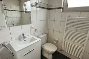 Moderne 2-Zimmer-Wohnung mit Garten & Garage in guter Lage (86 m²) Rheinnähe – Industriestraße 182, 50999 Sürth, Köln – Vorschaubild 5