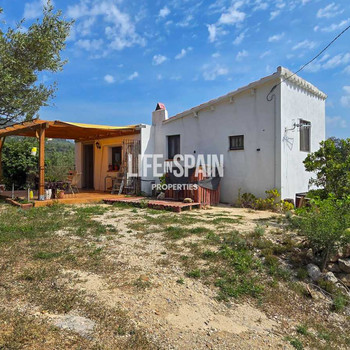 Finca mit Netzstrom und Zisternenwasser bezugsfertig