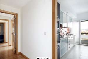 4-Zimmer-Wohnung mit Balkon und Garten