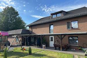 Familienglück oder Investitionschance: Vermietetes Zweifamilienhaus in ruhiger Lage von Lippst – Die vollständige Adresse der Immobilie erhältst du vom Anbieter., 59558 Lippstadt – Vorschaubild 3