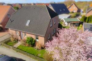 Familientraum in Wolthusen – 6 Zimmer, Garten und Platz für alles, was das Leben schön macht – Die vollständige Adresse der Immobilie erhältst du vom Anbieter., 26725 Wolthusen/Dorf, Emden – Vorschaubild 1
