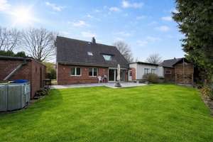 Modernisiertes Einfamilienhaus inklusive rentablen Einliegerwohnung  – Grenzweg 2, 22113 Oststeinbek – Vorschaubild 1