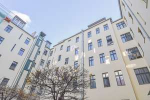 TOP-LAGE IM PRENZLAUER BERG! RENOVIERTE UND KLASSISCHE ALTBAUWOHNUNG! PROVISIONSFREI! – Schönhauser Allee 103, 10439 Prenzlauer Berg, Berlin – Vorschaubild 18