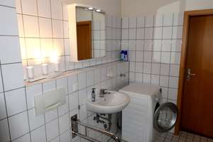 Seniorengerechte 2-Zimmer-EG-Wohnung, neu renoviert, Terrasse, Einbauküche – Theodor-Heuss-Straße 55, 38444 Detmerode, Wolfsburg – Vorschaubild 9