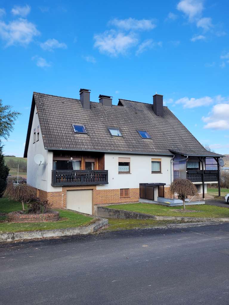 Immobilie in Witzenhausen - Großzügiges Haus mit 15 Zimmern und Garage in Witzenhausen - Bild 0