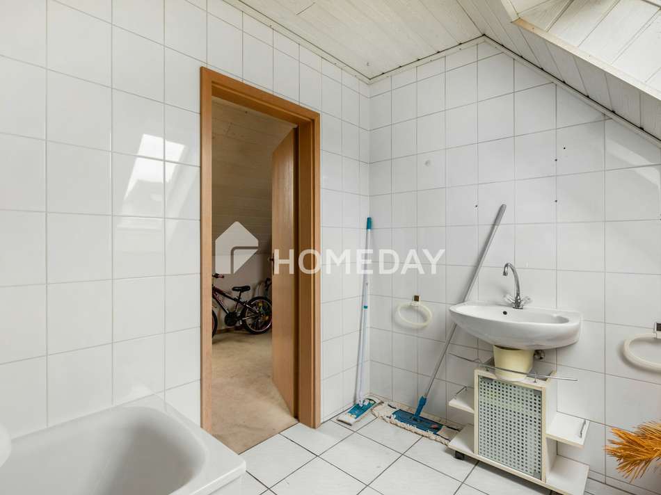 Anbau 1. OG Badezimmer 2