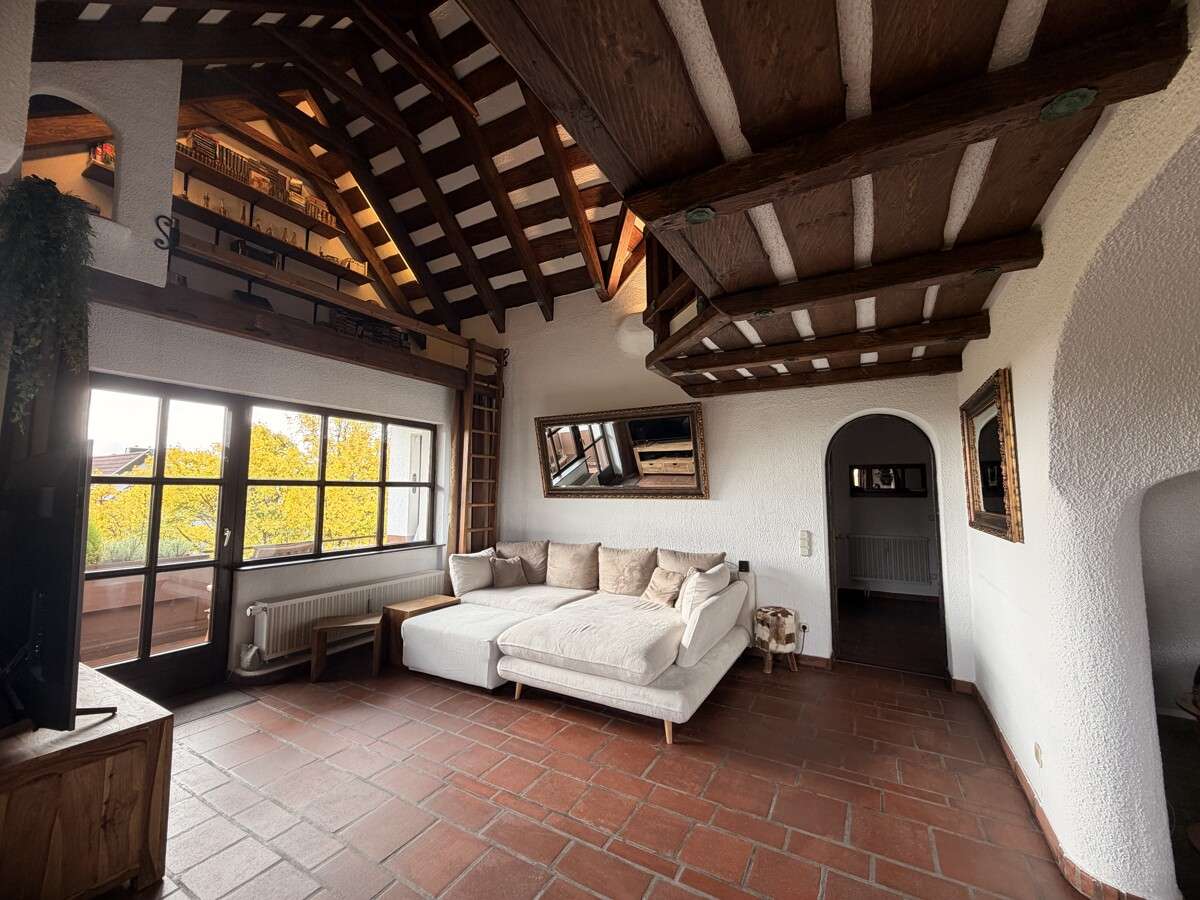 Immobilie in Kirchheim bei München - Schlossburg-Charakter trifft mediterranes Wohngefühl – außergewöhnliche Maisonette auf zwei Ebenen - Bild 16