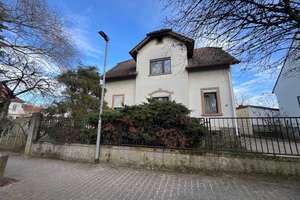 Charmantes Altbauhaus mit Scheune und praktischem Nebengebäude bietet viele Optionen in Bickenbach – Die vollständige Adresse der Immobilie erhältst du vom Anbieter., 64404 Bickenbach – Vorschaubild 2