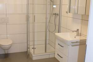 Zwei- Fam.-Haus mit zwei Wohnungen, komplett oder jede Wohnung Einzel zu vermieten. – Plückertzstr. 32a, 47804 Forstwald, Krefeld – Vorschaubild 17
