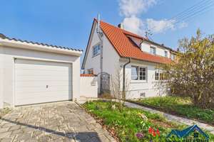 Charmante Doppelhaushälfte in begehrter Halbhöhenlage von Eislingen mit sonnigem 416 m² Grundstück! – Die vollständige Adresse der Immobilie erhältst du vom Anbieter., 73054 Eislingen/Fils – Vorschaubild 1