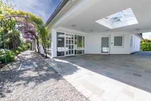 EXKLUSIVE PREMIUM-VILLA IN BESTLAGE ! BURGBLICK - HALLENBAD - TIEFGARAGE - SPA - – Schweitzerstraße 7, 84489 Burghausen – Vorschaubild 6