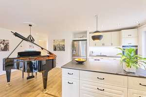Stilvolle 3-Zimmer-Wohnung mit Terrasse in Bestlage von Altperlach – Die vollständige Adresse der Immobilie erhältst du vom Anbieter., 81737 Altperlach, München – Vorschaubild 2