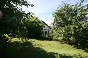 Zweifamilienhaus – Hochwertiges Weberhaus mit Traumgrundstück in bester Lage von Henneberg – Am Schulgarten 28, 98617 Henneberg – Vorschaubild 2