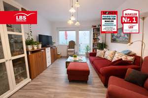 Helle 2-Zimmer-Wohnung mit Balkon und Garage in gepflegtem Stadthaus