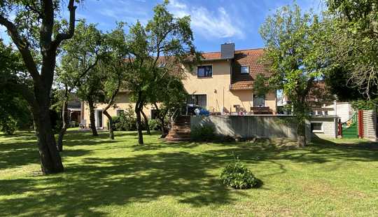 Bild von HIER STECKT POTENZIAL! Top Garten mit POOL + SONNENTERRASSE!!!!
