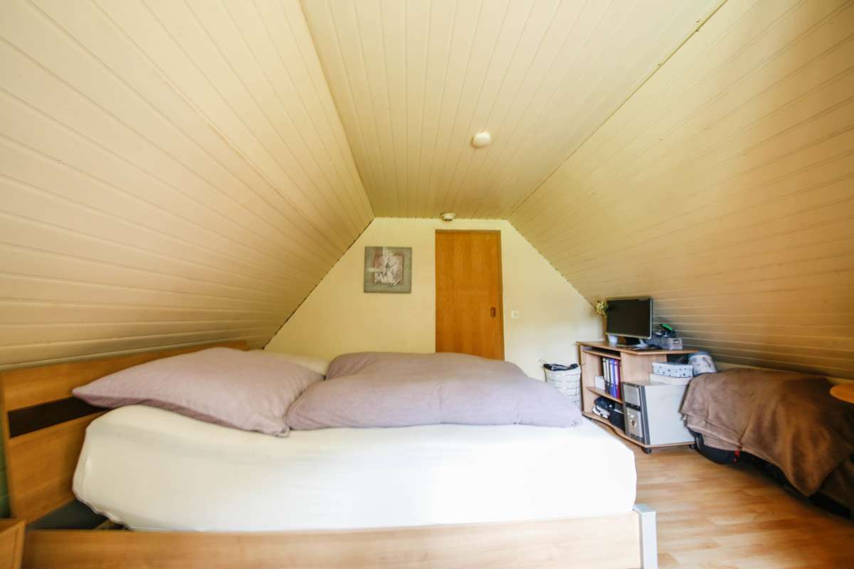 Immobilie in Gelting - Reetdachkate an der Ostsee in idyllischer Alleinlage mit drei Wohnungen  + 2,2 ha Land - Bild 18