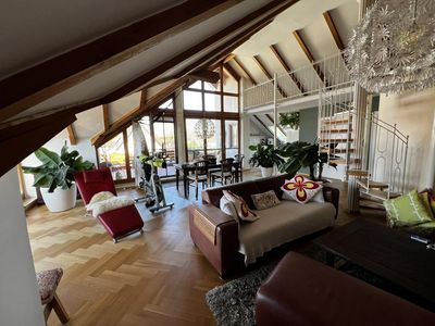Außergewöhnliche Wohnung mit 187qm Grundfläche, Dachterrasse und Südbalkon