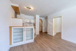 Helle 2-Zimmer-Etagenwohnung mit Balkon, EBK und TG-Stellplatz in günstiger Lage von Untertürkheim – Die vollständige Adresse der Immobilie erhältst du vom Anbieter., 70327 Flohberg, Stuttgart – Vorschaubild 5