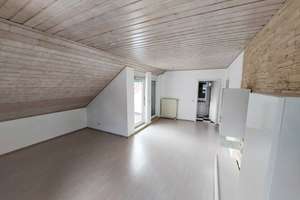 Gemütliche 2-Zimmer-Dachgeschosswohnung mit Loggia und Einbauküche in Lauda – Die vollständige Adresse der Immobilie erhältst du vom Anbieter., 97922 Lauda-Königshofen – Vorschaubild 6