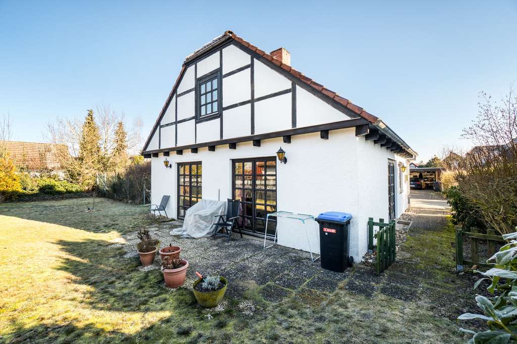 Immobilie in Edemissen - Charmantes Einfamilienhaus mit Terrasse, Kamin und Carport – viel Potenzial in ruhiger Lage - Bild 3