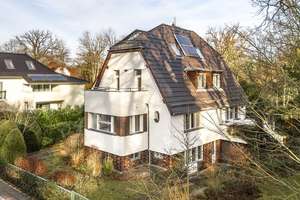 Raum für Familie & Freiheit: Haus mit Bootsliegeplatz & Einliegerwohnung entdecken!