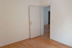 Alltagstaugliche 3-Zimmer-Wohnung mit Balkon in Düsseldorf – Helmholtzstrasse 6, 40215 Friedrichstadt, Düsseldorf – Vorschaubild 4