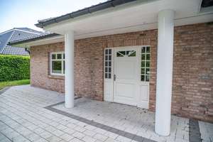 Exklusiver Walmdach-Bungalow mit hochwertiger Ausstattung in gefragter Lage – Die vollständige Adresse der Immobilie erhältst du vom Anbieter., 22941 Bargteheide – Vorschaubild 2