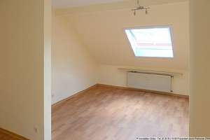Zentral gelegene 2-Zimmer-Dachgeschosswohnung – Die vollständige Adresse der Immobilie erhältst du vom Anbieter., 53518 Adenau – Vorschaubild 2