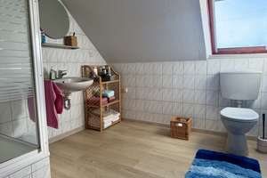 Familienfreundliches Einfamilienhaus mit PV-Anlage, Wärmepumpe & Garten – Die vollständige Adresse der Immobilie erhältst du vom Anbieter., 25764 Wesselburen – Vorschaubild 11