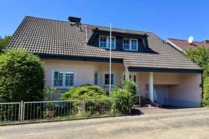 Einfamilienhaus in ruhiger und idyllischer Lage
- Ein Zuhause mit Herz in bester Lage von Rodgau - – Die vollständige Adresse der Immobilie erhältst du vom Anbieter., 63110 Rodgau – Vorschaubild 2