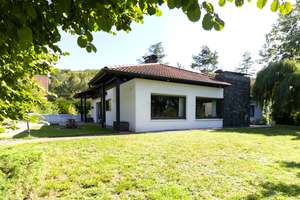 Großzügiges 1-2 Familienhaus auf sehr großem Grundstück in uneinsehbarer Waldrandlage im Mühltal – Die vollständige Adresse der Immobilie erhältst du vom Anbieter., 64367 Mühltal – Vorschaubild 3