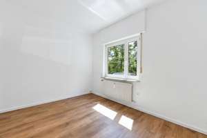 +++ Am Waldrand - Hochparterre-Etage im 2-FH mit Eigentümer - frisch renoviert - inkl. neuer EBK +++ – Mitterhoferstraße 14, 70435 Zuffenhausen-Am Stadtpark, Stuttgart – Vorschaubild 10
