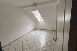 Schöne Altbau Dachgeschoss-Wohnung mit Küche und Keller im historischen Kesselstadt. – Alexanderstraße 7, 63454 Kesselstadt, Hanau – Vorschaubild 6