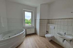 Großzügige Maisonettewohnung mit Terrasse, zwei Bädern und Eckbadewanne in Leipzig-Holzhausen – Die vollständige Adresse der Immobilie erhältst du vom Anbieter., 4288 Holzhausen, Leipzig – Vorschaubild 4